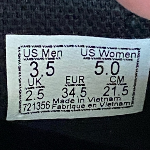 Vans x Disney The Nightmare Before Christmas Classic Slip On Sneaker Size 5 Wmn - Picture 12 of 14